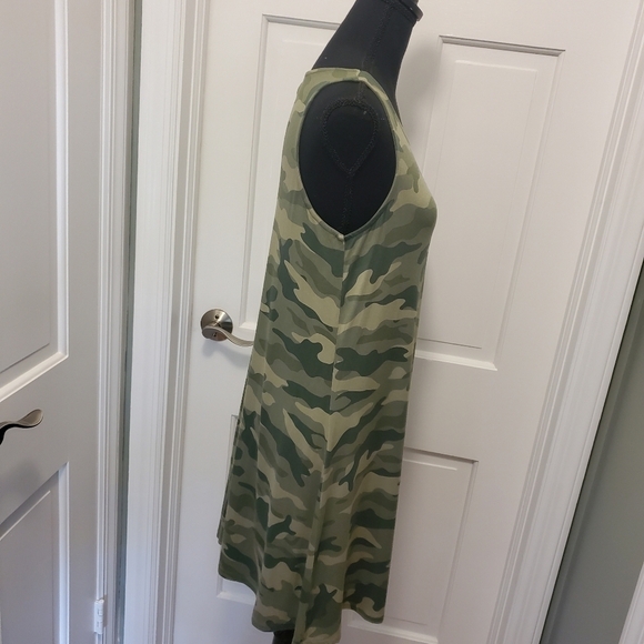 Old Navy Green Camo print Stretchy Knit Sleeveless Dress Size Small, Fun, Casual - Picture 3 of 10